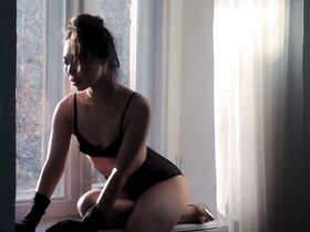 Ян Гэ голая – Голышом (2018) #10