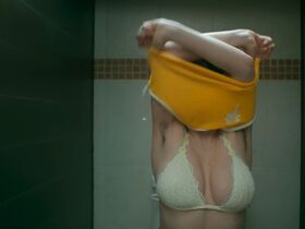 Лусия Урибе голая, Тесса Иа секси – Необузданные s01e02 (2020) #2