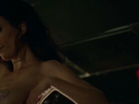 Трикси Минкс секси – Наемник Куорри s01e02 (2016) #8