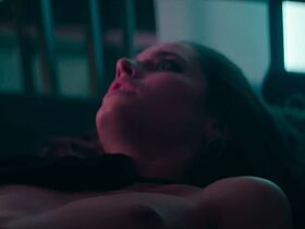 Матильда Джоли голая, Мариэла Гаррига секси – Афера по-итальянски (2019) #6