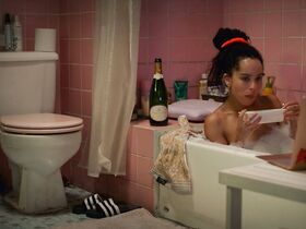 Зои Кравиц голая – Меломанка s01e01, e06, e09 (2020) #16