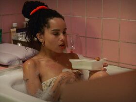 Зои Кравиц голая – Меломанка s01e01, e06, e09 (2020) #17