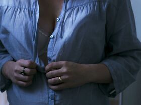 Изабель Бле секси – Высокая цена жизни (2010) #3