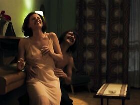 Виктория Городецкая голая, Катажина Вайда голая – Икар (2019) #5