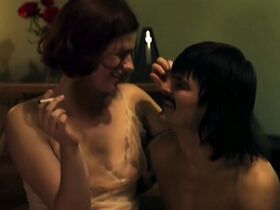 Виктория Городецкая голая, Катажина Вайда голая – Икар (2019) #6