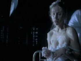 Катариина Унт голая – Сомнамбула (2003) #29