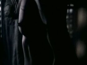 Катариина Унт голая – Сомнамбула (2003) #9