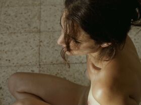 Сарит Ларри голая – Воспитательница (2014) #11