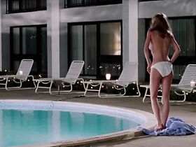 Лорри Бэгли голая – Увалень Томми (1995) #6