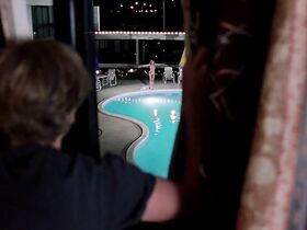 Лорри Бэгли голая – Увалень Томми (1995) #8