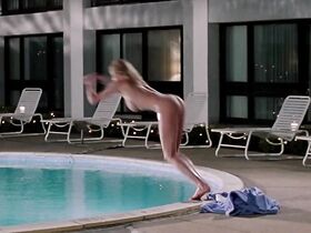 Лорри Бэгли голая – Увалень Томми (1995)