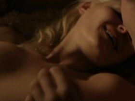 Каролина Коминек-Скуратович голая, Анна Целейевска секси, Мария Павловска секси – Карусель (2014)