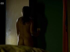 Мари Денарно голая – Живые и мертвые s01e01 (2009) #10