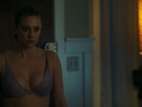 Лили Рейнхарт секси, Камила Мендес секси – Ривердэйл s04e14 (2020)