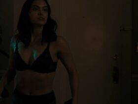 Лили Рейнхарт секси, Камила Мендес секси – Ривердэйл s04e14 (2020) #3