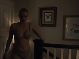 Лили Рейнхарт секси, Камила Мендес секси – Ривердэйл s04e14 (2020) #6