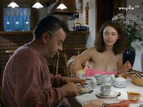 Анна-Катарина Мук голая, Вероника Словиковска голая – Телефон полиции — 110 s21e05 (1991) #3