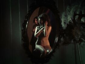 Джоя Фитч голая, Дженни Жак голая, Эми Мэнсон голая – Отчаянные романтики s01e01-02 (2009) #3