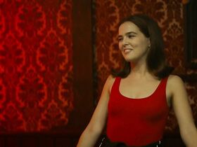 Зои Дойч секси – Коллекторша (2019) #2