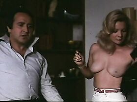 Мария Салерно голая – Соблазнитель в маске (1980) #10