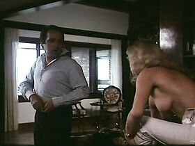 Мария Салерно голая – Соблазнитель в маске (1980) #11