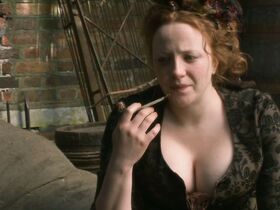 Ребекка Дейвис голая, Эми Мэнсон голая – Отчаянные романтики s01e05 (2009) #20