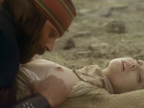 Линн Фредерик голая – Четыре всадника Апокалипсиса (1975) #3