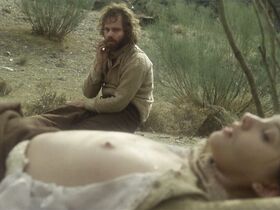 Линн Фредерик голая – Четыре всадника Апокалипсиса (1975) #4