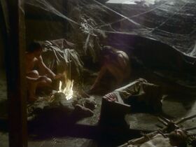 Линн Фредерик голая – Четыре всадника Апокалипсиса (1975) #7