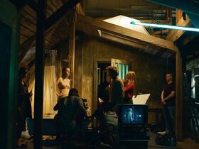 Ванесса Александр секси – Ультрафиолет s02e07 (2019) #8