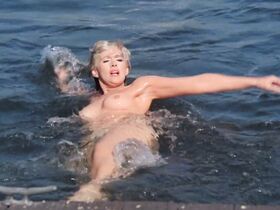 Конни Стивенс голая, Ингрид Седергрен голая – Скорчи (1976)