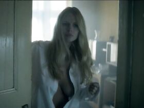 Каролина Шимчак голая, Луиза Янишевская голая – Stars (2017) #15