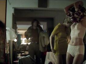 Каролина Шимчак голая, Луиза Янишевская голая – Stars (2017) #6