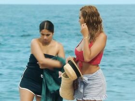 Мина Фарид секси, Захия Дехар голая – Мое прекрасное лето с Софи (2019) #10