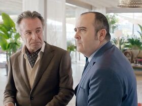 Ингрид Гарсия Йонсон голая – Я и моя мертвая жена (2019) #7