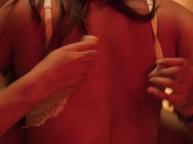 Ануджа Джоши секси – Привет, Мини s02e06 (2021) #4