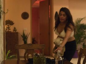 Ануджа Джоши секси – Привет, Мини s02e06 (2021) #8