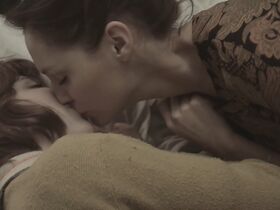 Венди Макколм секси – Ever (2014) #6