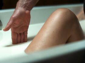 Сюннёве Макоди Лунд голая – Рагнарёк s01e04 (2020) #4