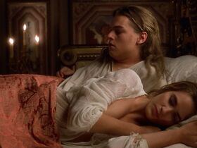 Жюдит Годреш секси – Человек в железной маске (1998) #5