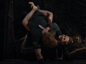 Эмили Кокс секси – Последнее королевство s04e02 (2015)
