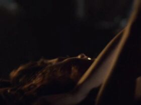 Милли Брэйди голая – Последнее королевство s04e01 (2015) #8