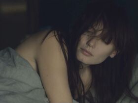 Ана Жирардо голая – Он и она (2019) #4