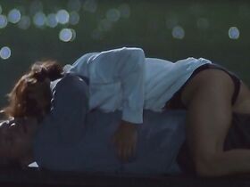 Катя Войвуд голая, Рагна Питолл голая – Опасная афера (1999) #10