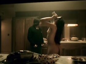 Уитни Эйбл голая, Дайан Гэта голая – Чёрная дыра (2010) #6