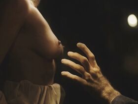 Людивин Санье голая – Новый Папа s01e03-04 (2020) #11