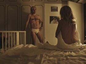 Людивин Санье голая – Новый Папа s01e03-04 (2020) #2