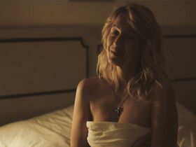 Людивин Санье голая – Новый Папа s01e03-04 (2020) #3