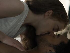 Фиби Дайневор секси – Бриджертоны s01e08 (2020) #2