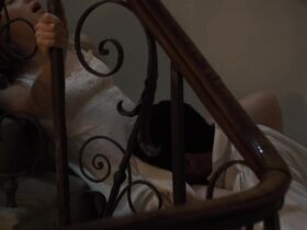 Фиби Дайневор секси – Бриджертоны s01e07 (2020) #2